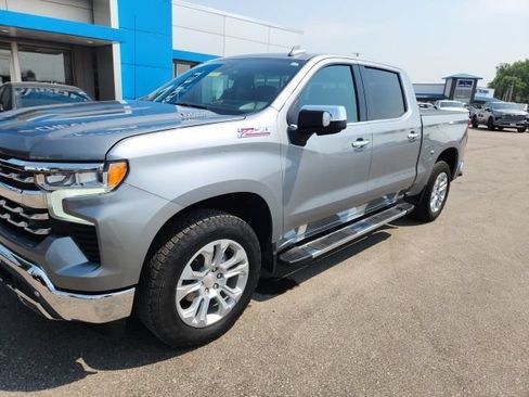 Used 2025 Chevrolet Silverado 1500 LTZ AWD/4WD image 10