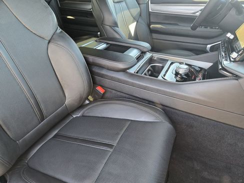 New 2026 Jeep Grand Wagoneer 4WD w/ Premium Group I image 9