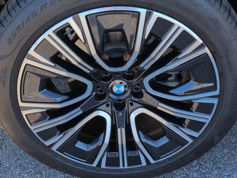 Used 2025 BMW X3 xDrive30i w/ Convenience Package image 13