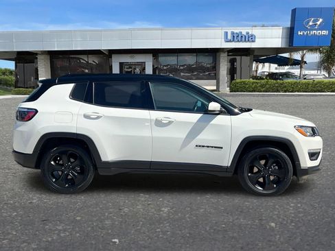 Used 2021 Jeep Compass Latitude FWD image 9