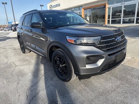 Used 2022 Ford Explorer XLT image 1