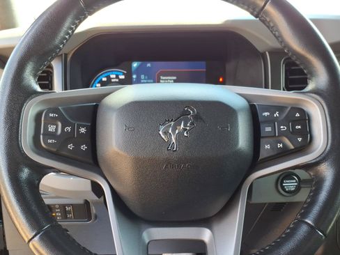 Used 2023 Ford Bronco Big Bend w/ Sasquatch Package AWD/4WD image 27