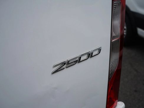Used 2023 Mercedes-Benz Sprinter 2500 image 25