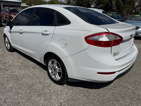 Used 2017 Ford Fiesta SE image 5