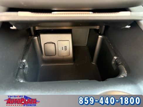 Used 2025 Ford Explorer Active AWD/4WD image 22