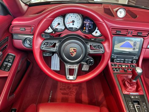 Certified 2019 Porsche 911 Targa 4 GTS AWD/4WD image 17