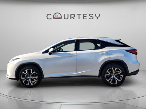 Used 2022 Lexus RX 350 FWD w/ Premium Package image 2