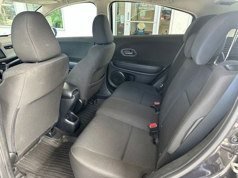 Used 2018 Honda HR-V EX image 8