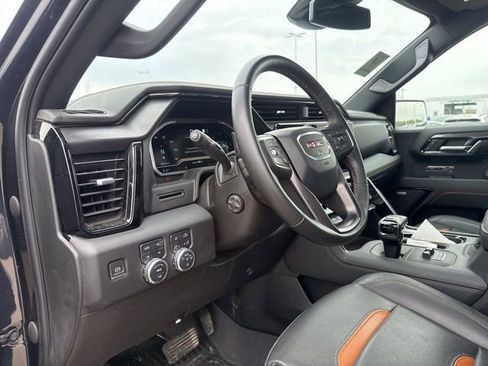 Used 2023 GMC Sierra 1500 AT4 w/ AT4 Preferred Package image 12