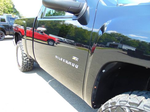 Used 2010 Chevrolet Silverado 1500 LT w/ Interior Plus Package AWD/4WD image 56