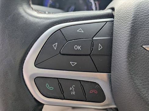Used 2017 Chrysler Pacifica Touring-L Plus w/ Tire & Wheel Group FWD image 13