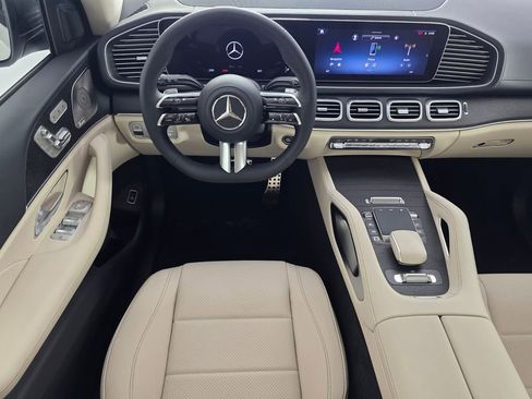 New 2026 Mercedes-Benz GLS 450 4MATIC image 9