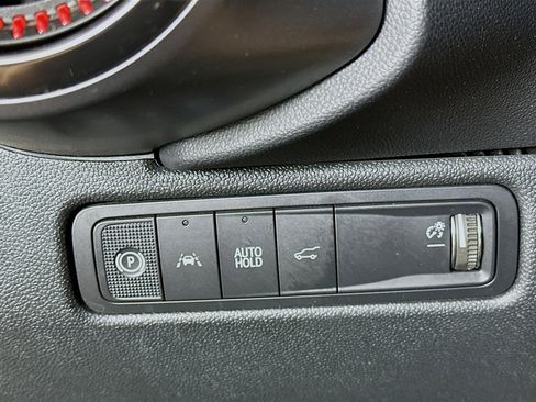Used 2025 Chevrolet Equinox EV RS FWD image 16