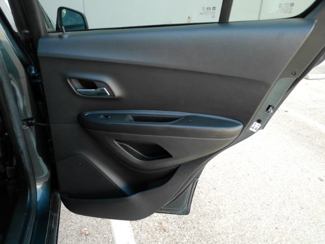 Used 2022 Chevrolet Trax LS w/ Tint and Cruise Package AWD/4WD image 19