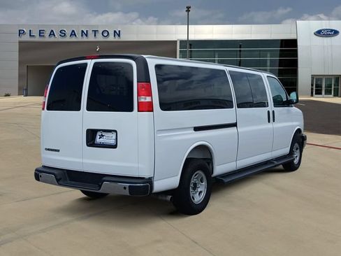 Used 2025 Chevrolet Express 3500 LT w/ LT Preferred Equipment Group RWD image 5