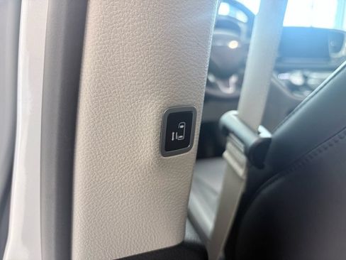 Used 2024 Chrysler Pacifica Touring-L FWD image 29