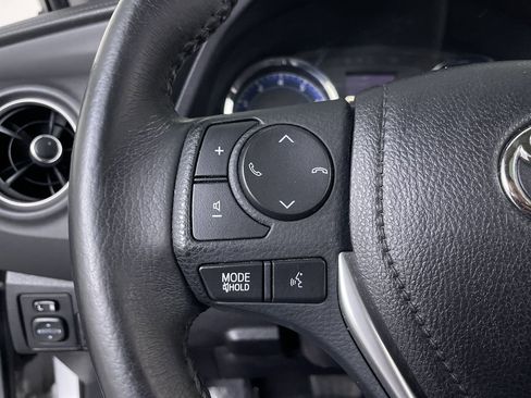 Used 2017 Toyota Corolla XSE FWD image 28