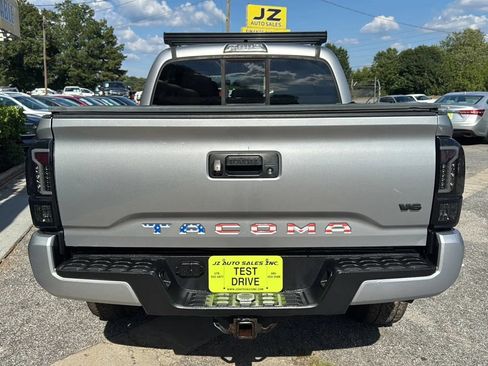 Used 2016 Toyota Tacoma TRD Sport w/ Towing Package AWD/4WD image 4