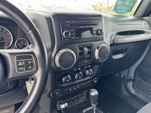 Used 2015 Jeep Wrangler Unlimited Sport w/ Quick Order Package 24S AWD/4WD image 22