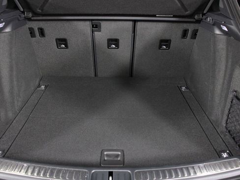 New 2026 Porsche Macan image 19