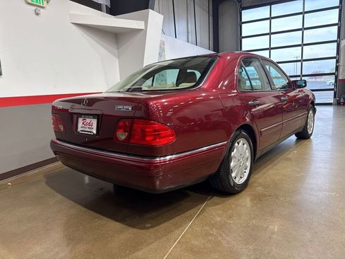 Used 1999 Mercedes-Benz E 320 Sedan image 38