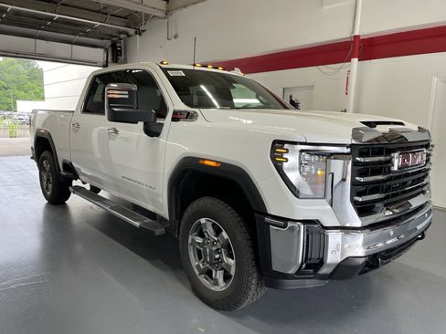 New 2026 GMC Sierra 2500 SLT w/ SLT Premium Package AWD/4WD image 3