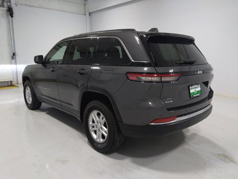Used 2023 Jeep Grand Cherokee Laredo w/ Luxury Tech Group I AWD/4WD image 5