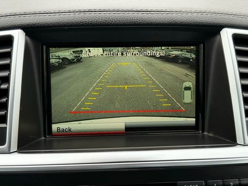 Used 2014 Mercedes-Benz GL 450 4MATIC image 35