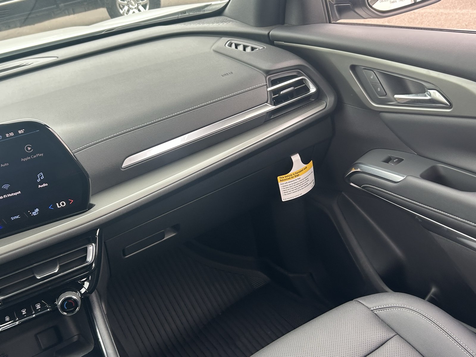 Certified 2026 Chevrolet Traverse LT w/ LPO, Floor Liner Package FWD image 18