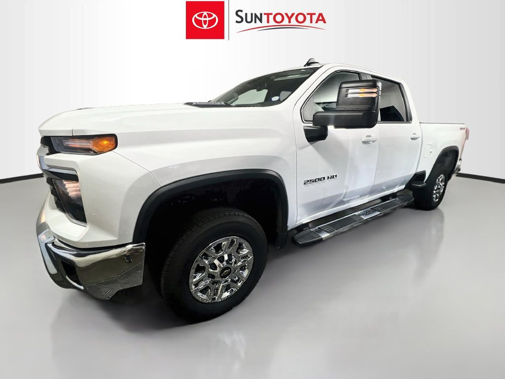 Used 2025 Chevrolet Silverado 2500 LT w/ Convenience Package AWD/4WD image 7