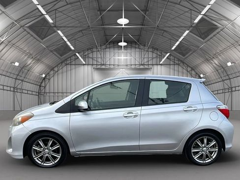 Used 2014 Toyota Yaris SE image 2
