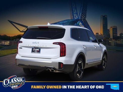 Used 2025 Kia Telluride S FWD image 7