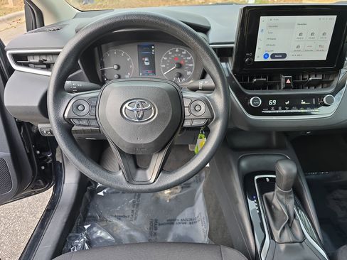 Used 2024 Toyota Corolla LE image 15