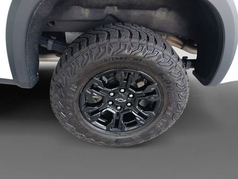 Used 2025 Chevrolet Silverado 1500 ZR2 w/ Technology Package AWD/4WD image 10
