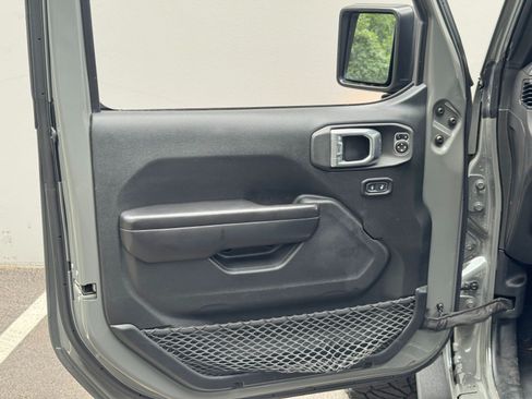 Used 2021 Jeep Gladiator Mojave AWD/4WD image 40