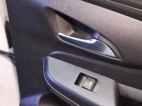 Used 2025 Buick Envista Sport Touring image 13