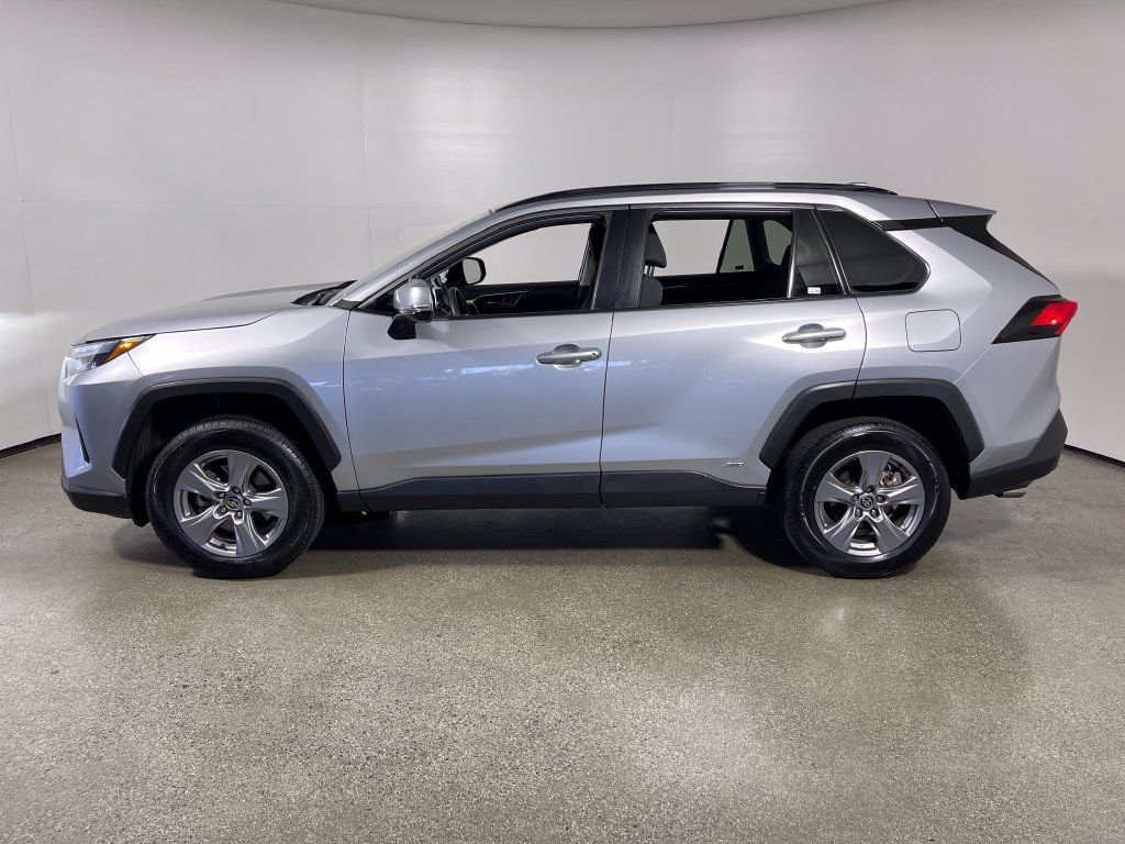Certified 2024 Toyota RAV4 XLE AWD/4WD image 6