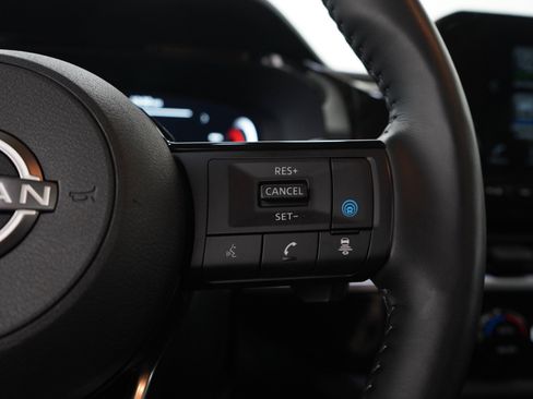 Used 2023 Nissan Pathfinder Platinum AWD/4WD image 31