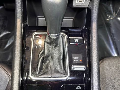 Used 2023 Jeep Compass Limited AWD/4WD image 35
