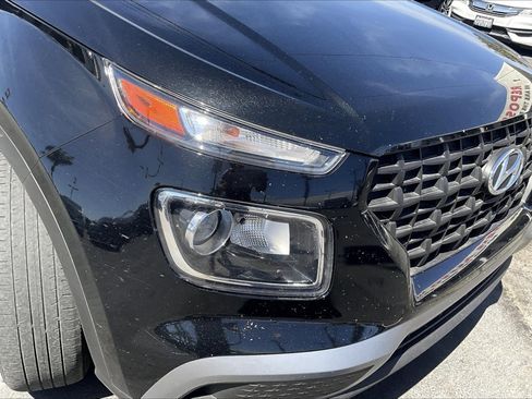 Used 2024 Hyundai Venue SE image 29