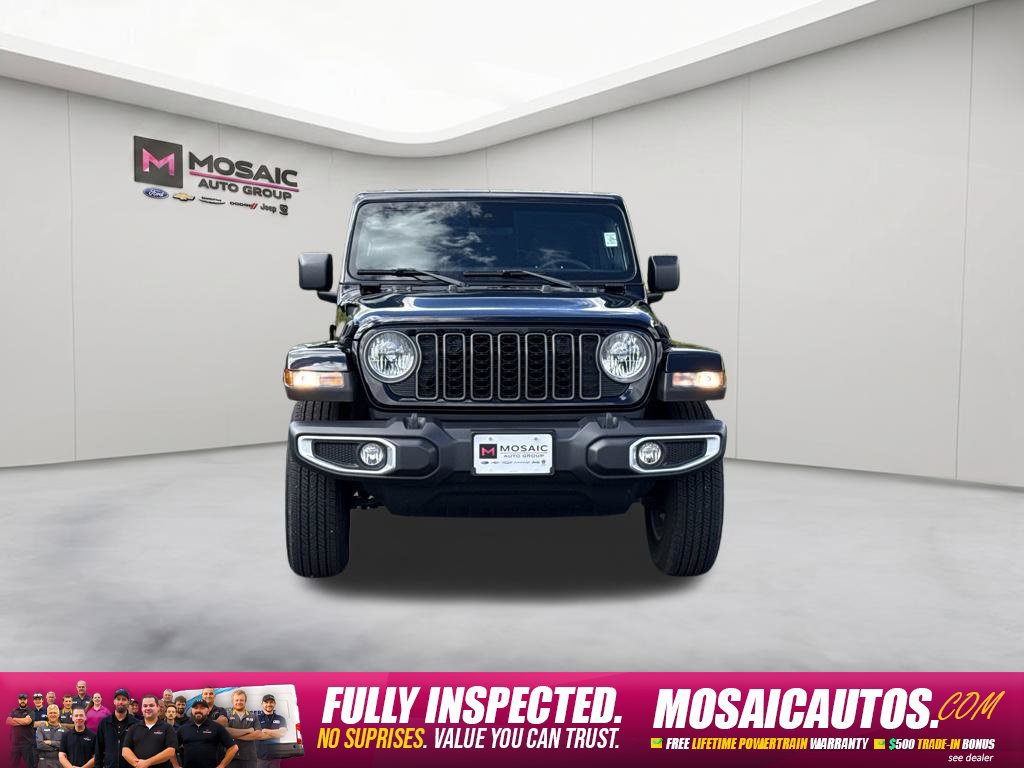 Used 2025 Jeep Gladiator Sport AWD/4WD image 2