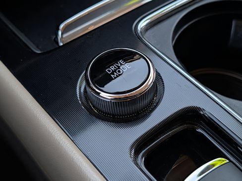 Used 2021 Lincoln Corsair FWD w/ Convenience Package image 32