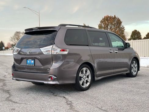 Used 2013 Toyota Sienna SE image 7