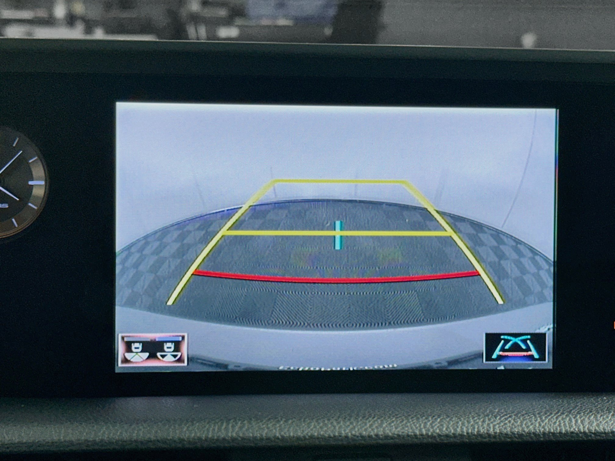 Used 2020 Lexus ES 300h w/ Accessory Package FWD image 21