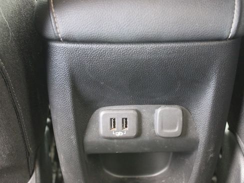 Used 2019 GMC Canyon SLE w/ Elevation Edition image 18