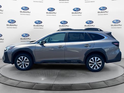 Used 2023 Subaru Outback Premium AWD/4WD image 2
