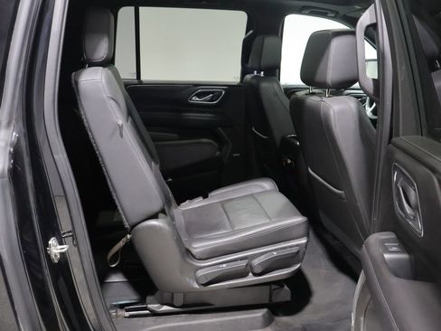 Used 2021 Chevrolet Suburban Z71 w/ Z71 Signature Package AWD/4WD image 26