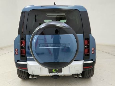 Used 2024 Land Rover Defender 110 SE image 5