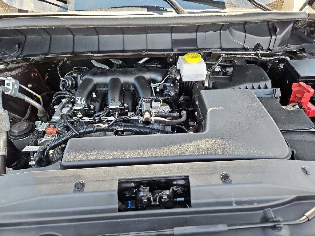 Used 2025 Nissan Pathfinder SV w/ SV Premium Package FWD image 32