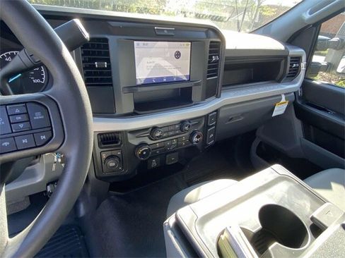 New 2025 Ford F550 4x4 Regular Cab Super Duty w/ XL Chrome Package image 30